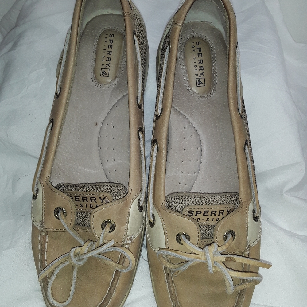 LIKE NEW! Sperry Angelfish boat shoes, size 9 wide